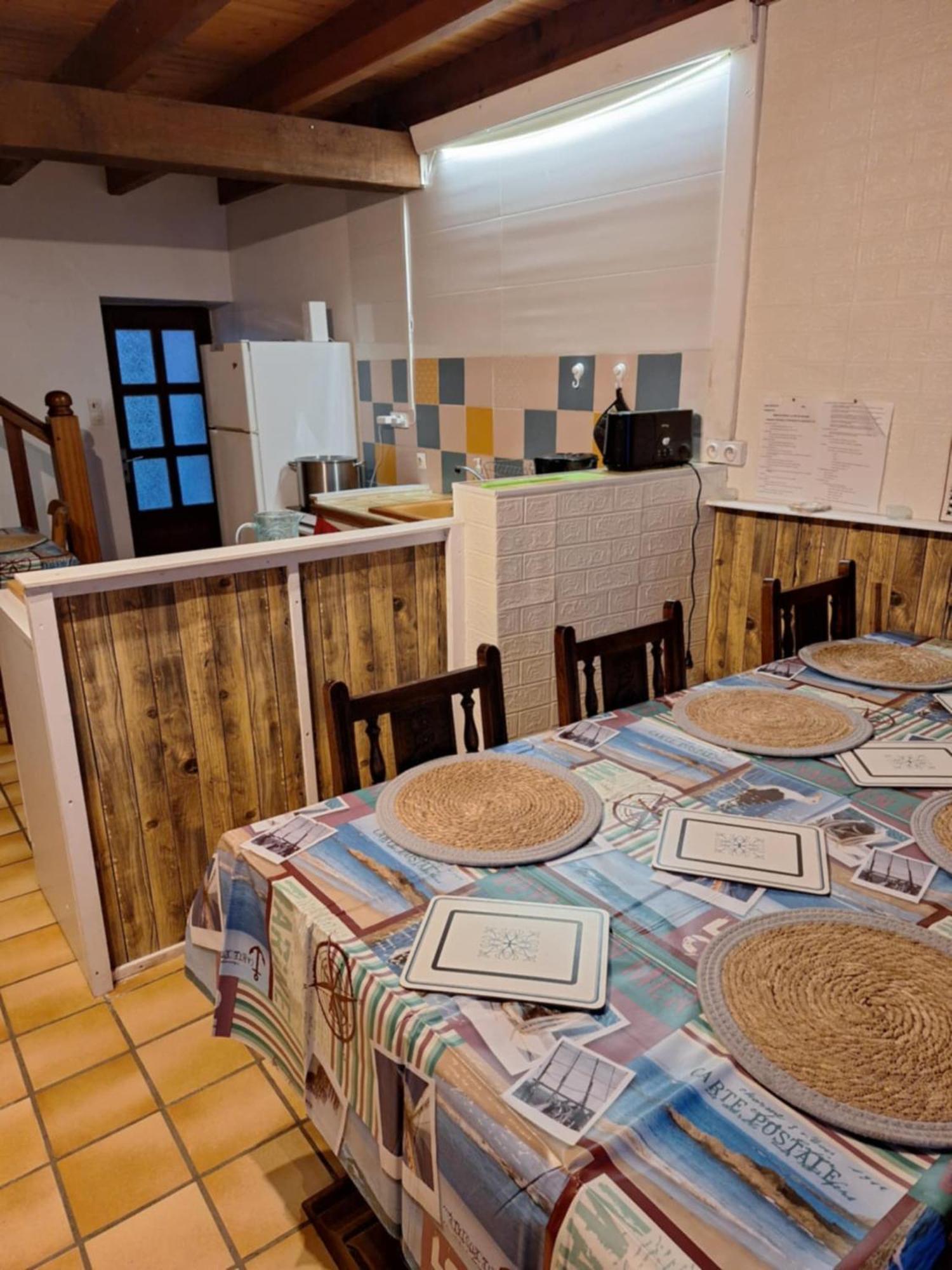 Gite Des Monts D'Arree La Feuillee Extérieur photo