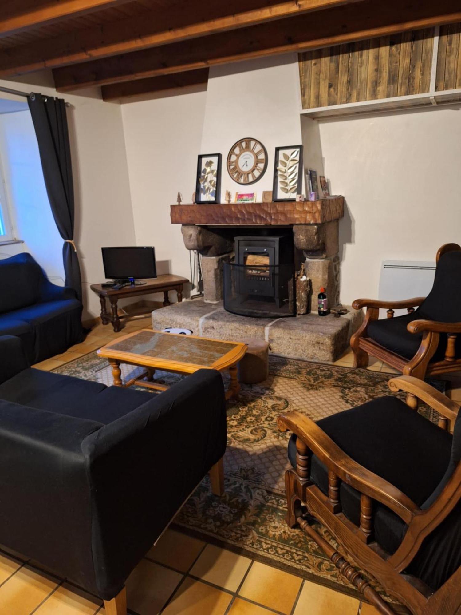 Gite Des Monts D'Arree La Feuillee Extérieur photo
